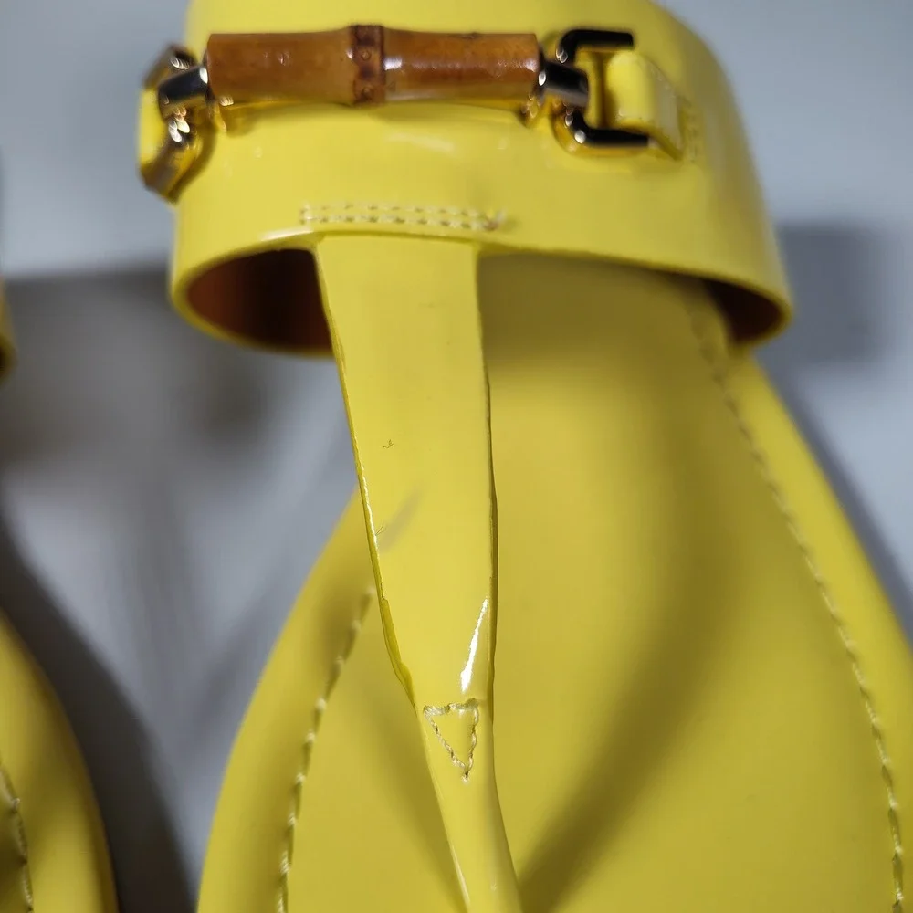 J. McLaughlin Nora Patent Leather Yellow Thong Sandals Flat Slides Womens 9